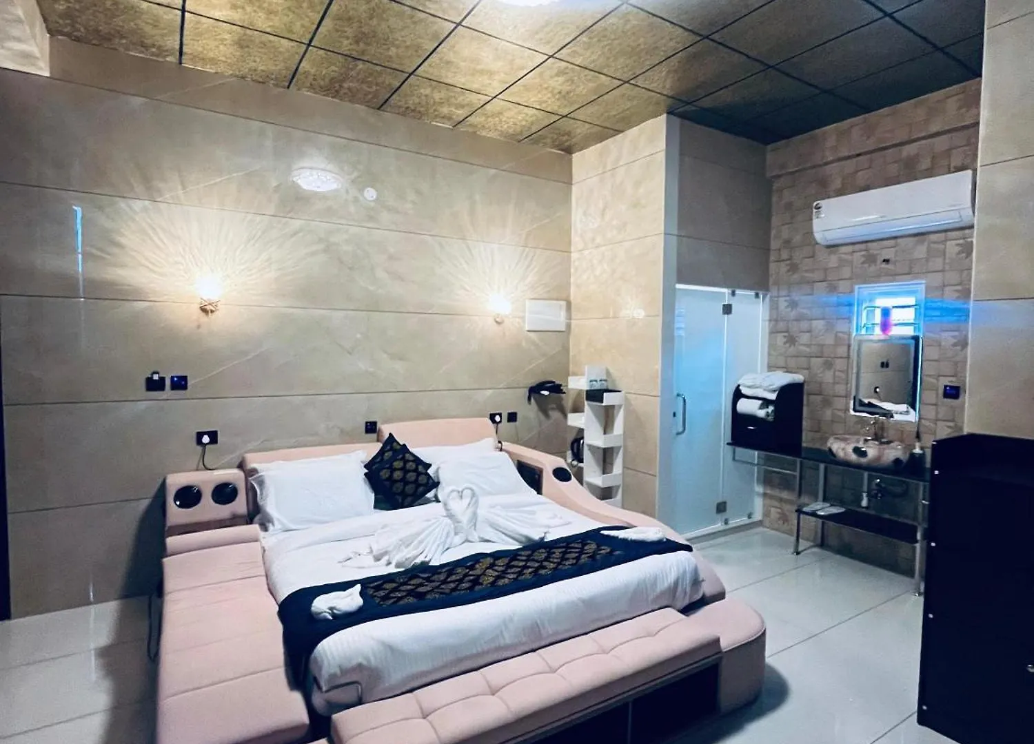 Willington & Harbour View Residency Hotel Kochi India
