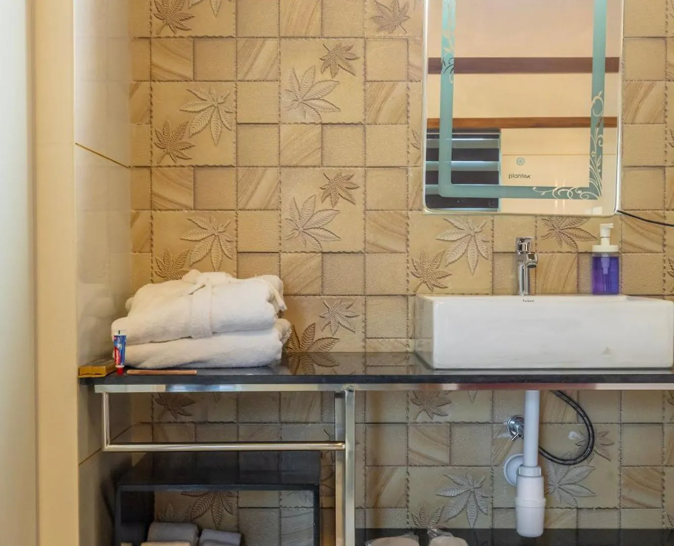 Hotel Willington & Harbour View Residency Kochi Indie