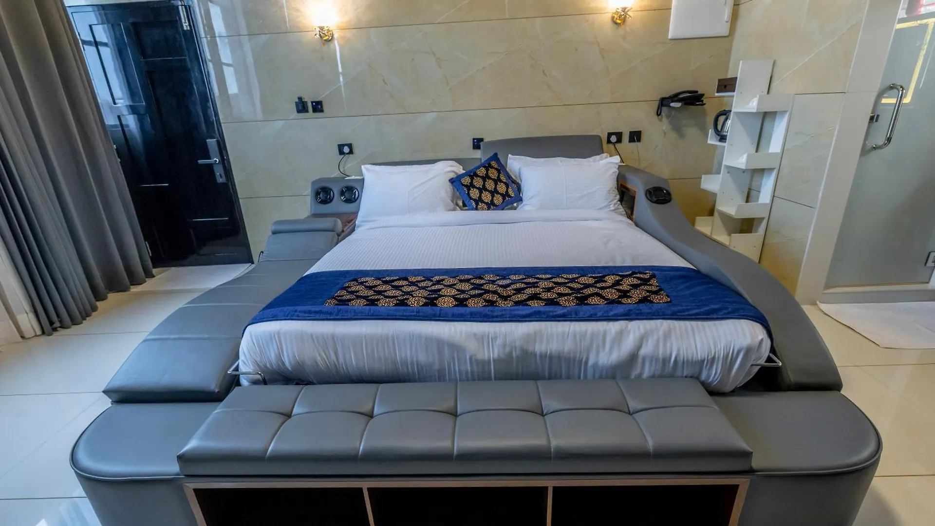 Hotel Willington & Harbour View Residency Kochi Indie