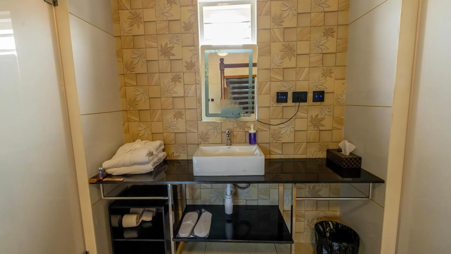 Willington & Harbour View Residency Hotel Kochi
